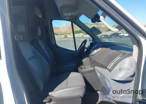 2019 Ford Transit-250 z USA, uszkodzony, nr VIN 1FTYR2CM2KKB71505